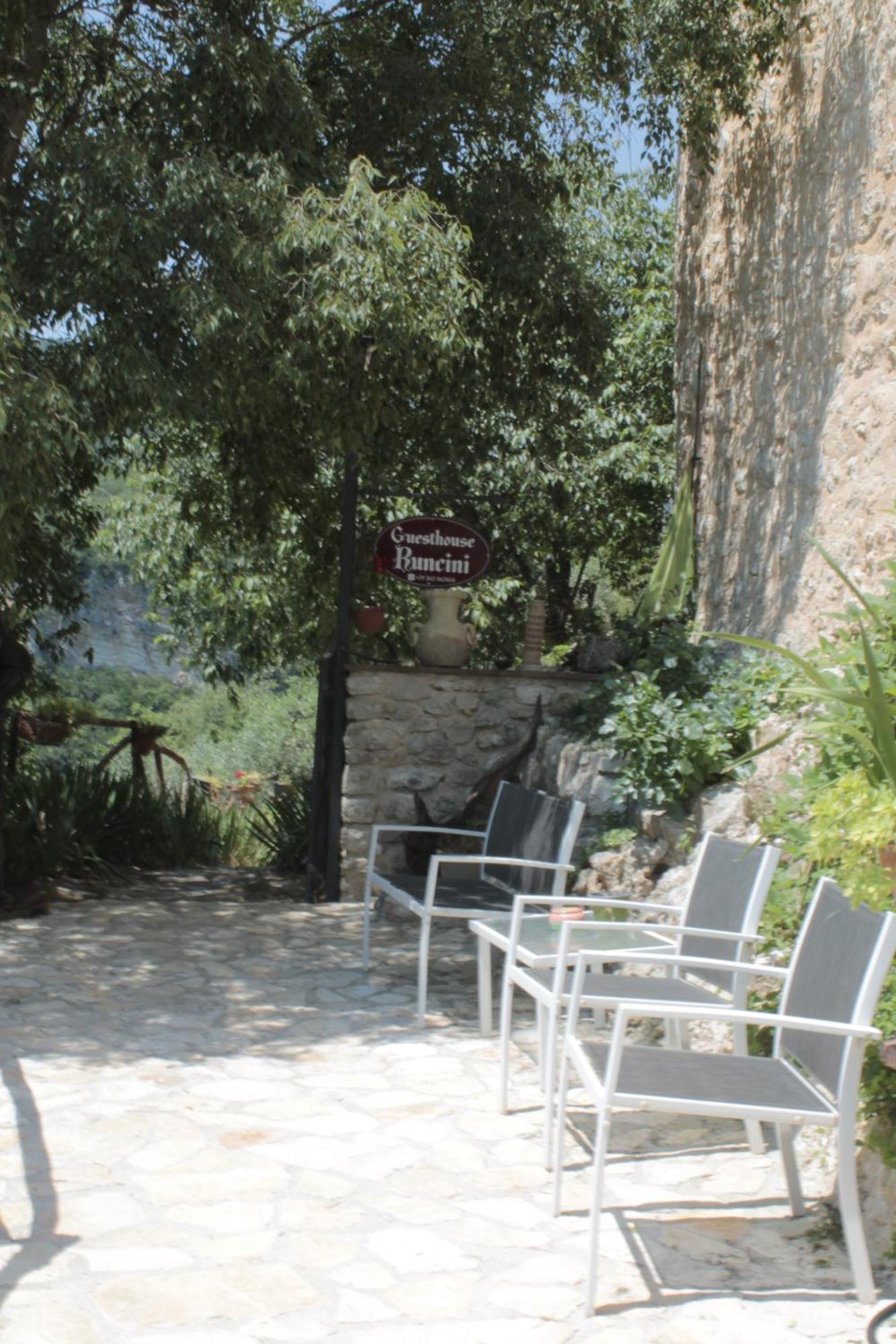 Guesthouse Runcini Ferentillo Kültér fotó