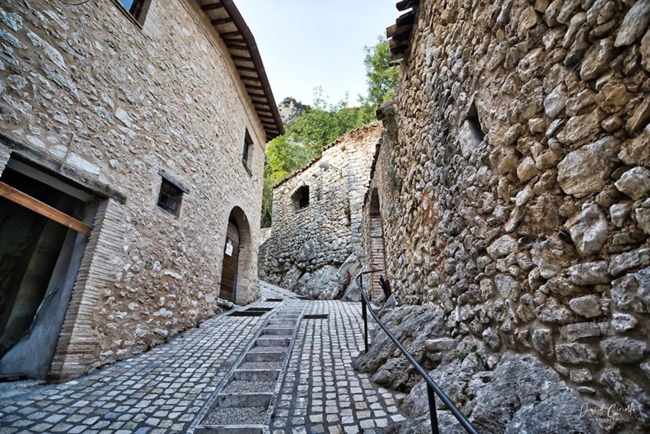 Guesthouse Runcini Ferentillo Kültér fotó